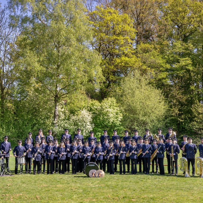 📸 Einblicke in unser Fotoshooting 📸
Für unsere neue Website stand der gesamte Verein vor der Kamera ✨ Hier zu sehen... 📸 Einblicke in unser Fotoshooting 📸
Für unsere neue Website stand der gesamte Verein vor der Kamera ✨ Hier zu sehen...
