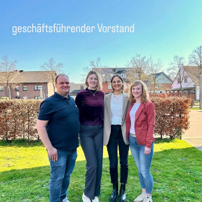 🎶Generalversammlung 2026 🎶

Nach einem Jahr ohne Geschäftsführung gibt es endlich tolle Neuigkeiten: Vivien Hermeler...